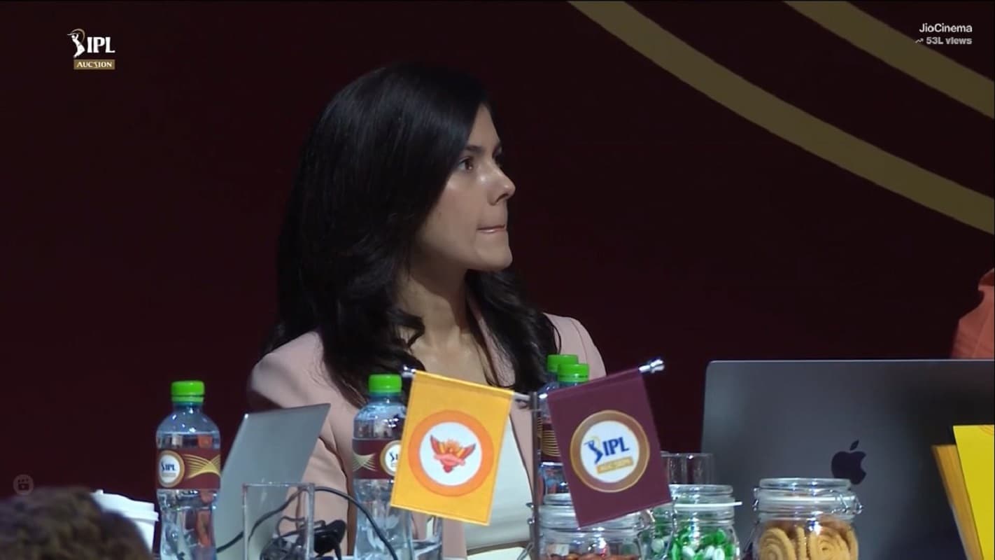 सनराइजर्स हैदराबाद की खूबसूरत CEO काव्या मारन को कितना जानते हैं आप? जानिए सोशल मीडिया पर क्यों हो रही ट्रोल