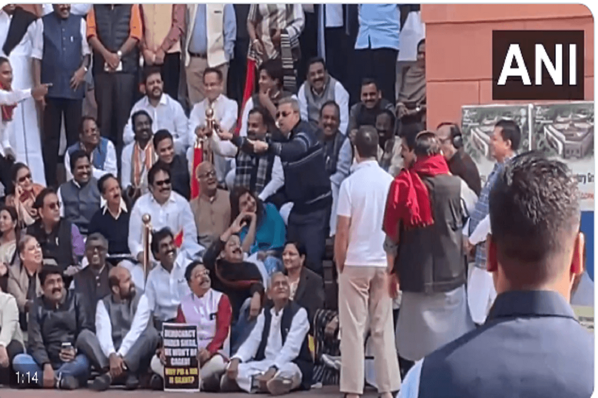 टीएमएसी सांसद कल्याण बनर्जी ने उड़ाया जगदीप धनखड़ का मजाक, सभापति ने जताई नाराजगी