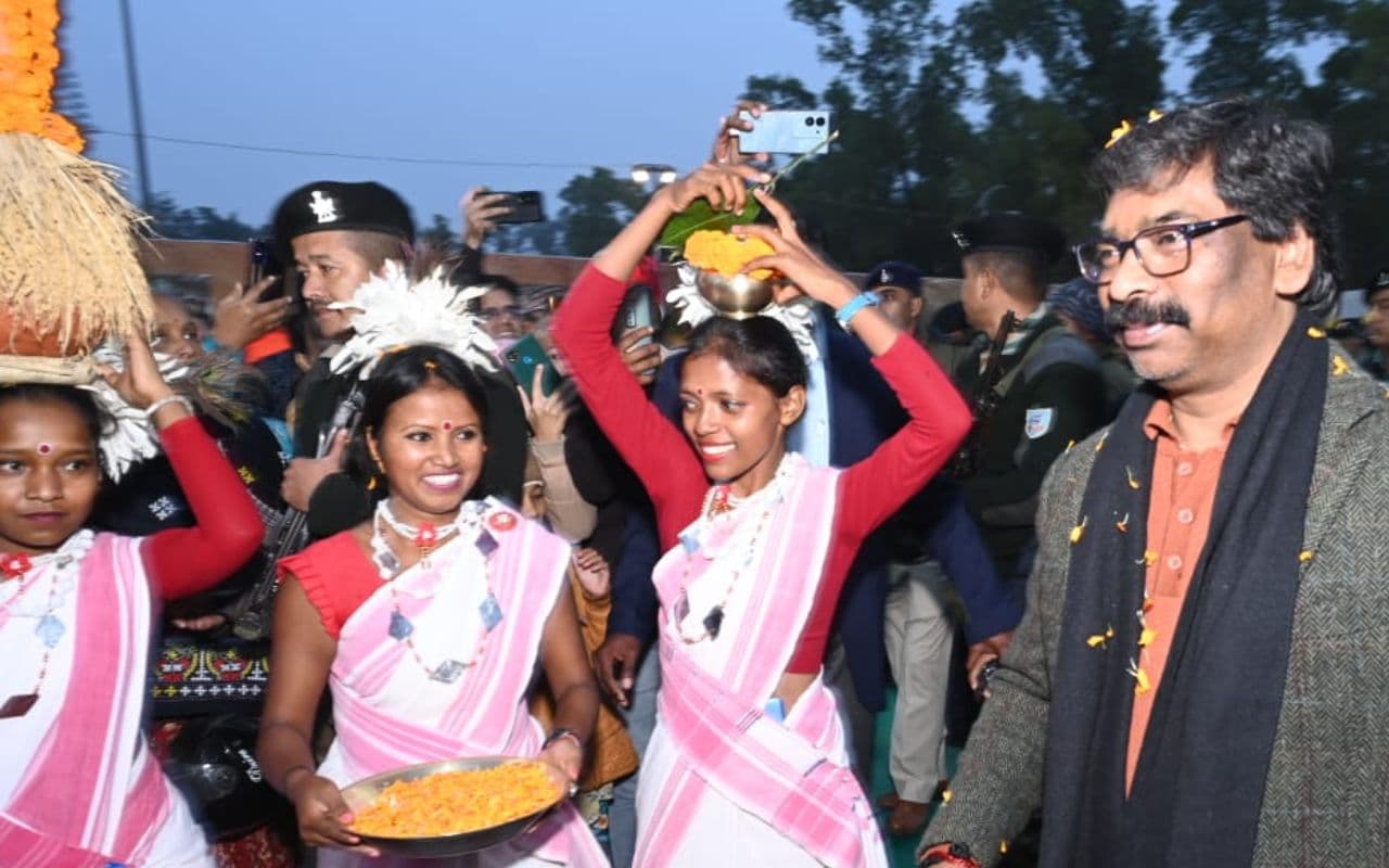 रांची में खादी मेले का सीएम हेमंत सोरेन ने किया उद्घाटन, स्वदेशी उत्पादों को बढ़ावा देने पर दिया जोर