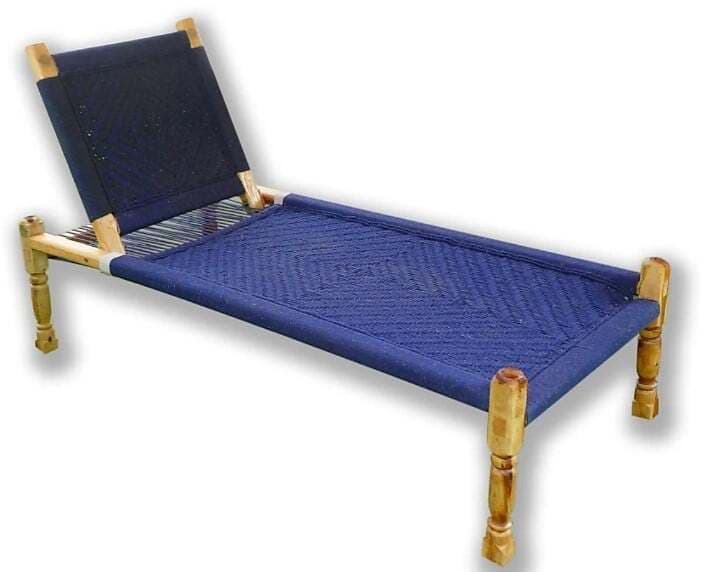 Sell Online: ऑनलाइन बिकने लगा गांवों में आराम फरमाने का साधन खटिया, 17 हजार है कीमत