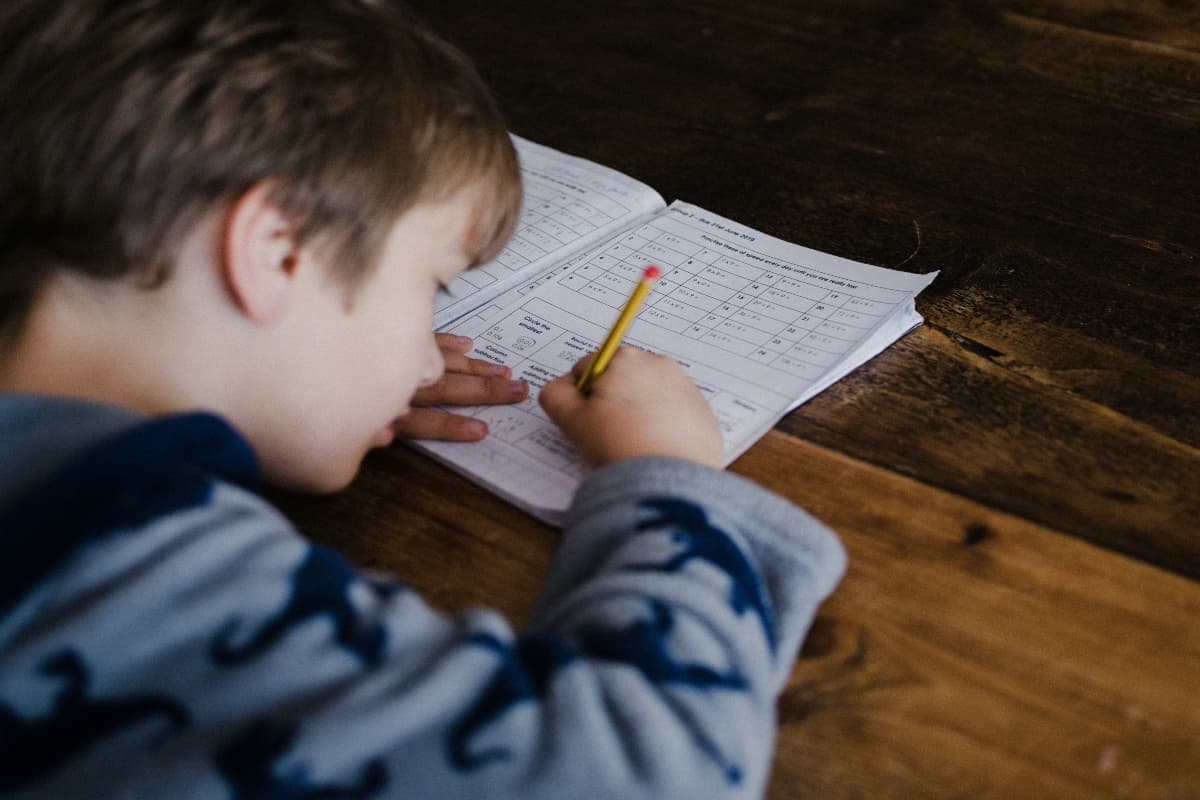 Children's Brain development Diet: बच्चों को क्या खिलाने से तेज होगा दिमाग