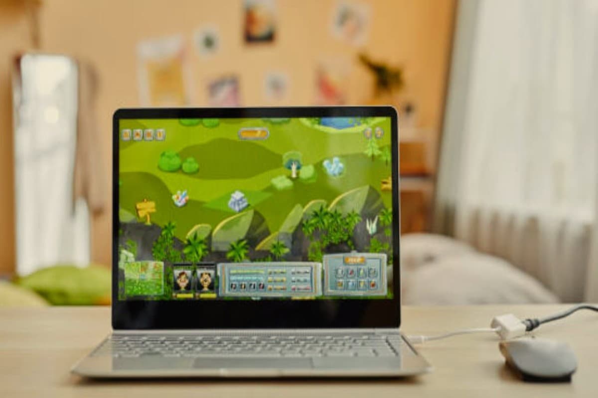 Cheap and Best Laptop: ब्रांडेड लैपटॉप्स पर छप्परफाड़ डिस्काउंट, आधे दाम पर खरीदें