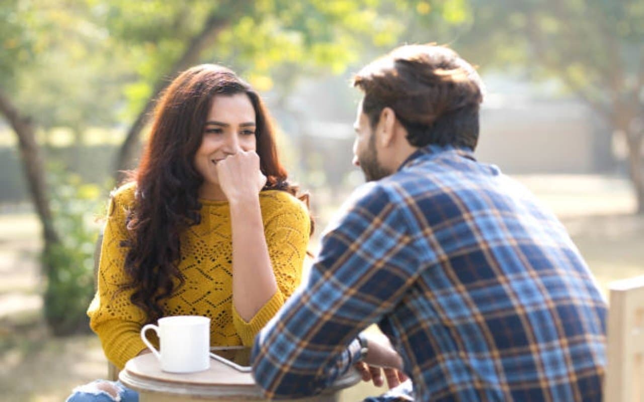 Love And Relationship Tips : लव लाइफ को इस नए साल बनाएं और भी खास, खुशहाल रिश्ते के आजमाएं टिप्स