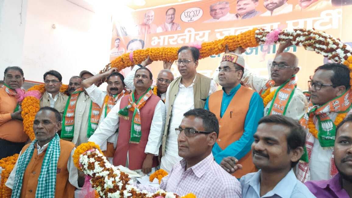 JDU के बाद अब BJP ने चिराग के 'बंगले' में मारी सेंध, LJP के पूर्व प्रदेश महासचिव समेत कई भाजपा में शामिल