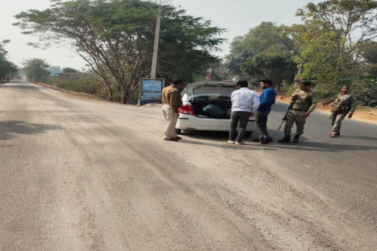 लोहरदगा के भंडरा पुलिस ने चलाया वाहन चेकिंग अभियान