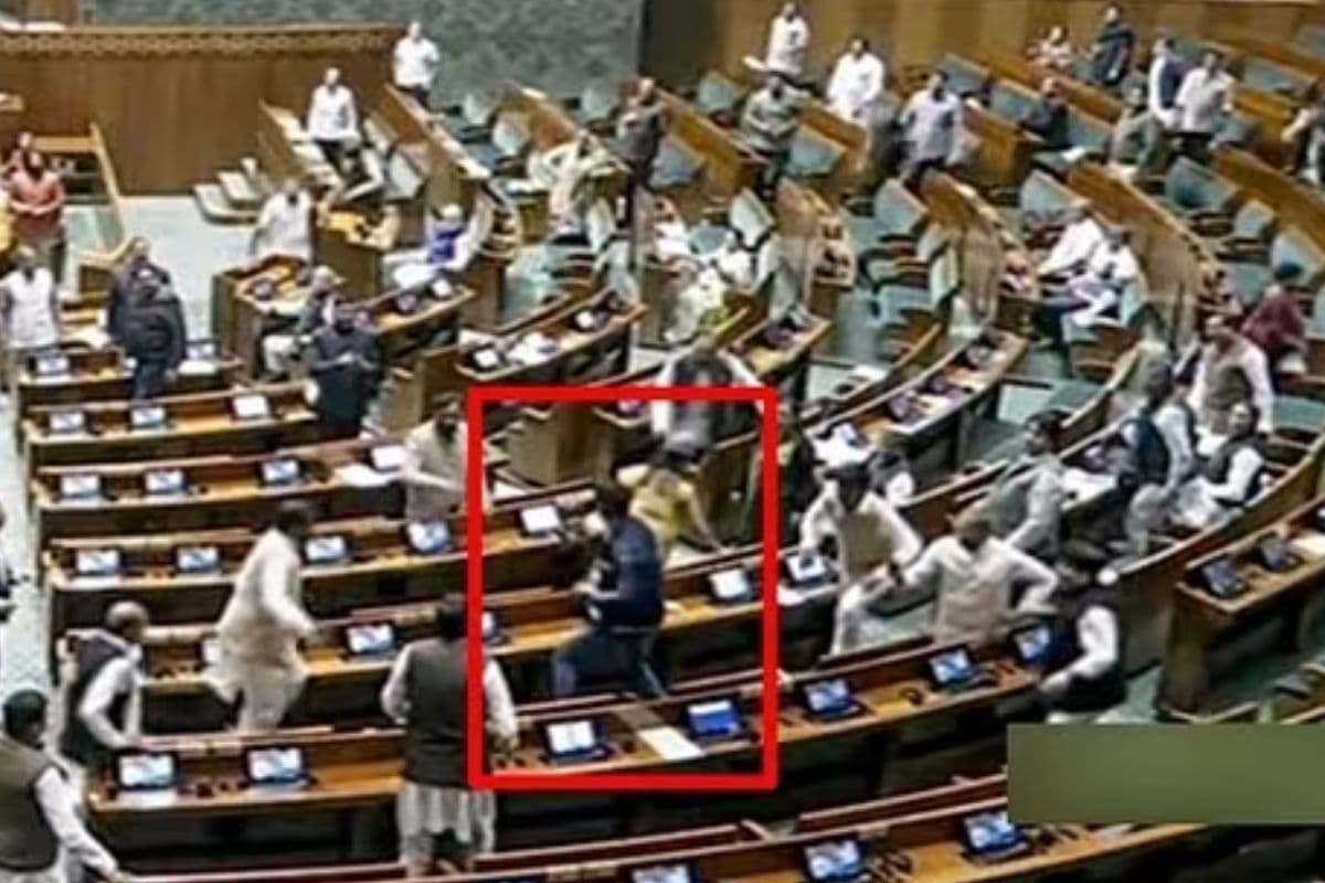Lok Sabha Security Breach : तृणमूल ने संसद की सुरक्षा में चूक को लेकर उठाए सवाल, केंद्र की आलोचना की