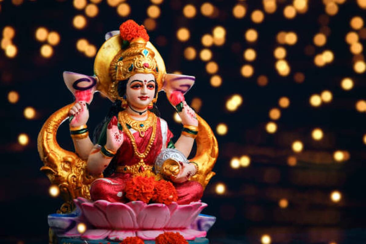 Vastu Tips: सुबह उठकर सबसे पहले करें ये काम, मां लक्ष्मी आएंगी आपके द्वार