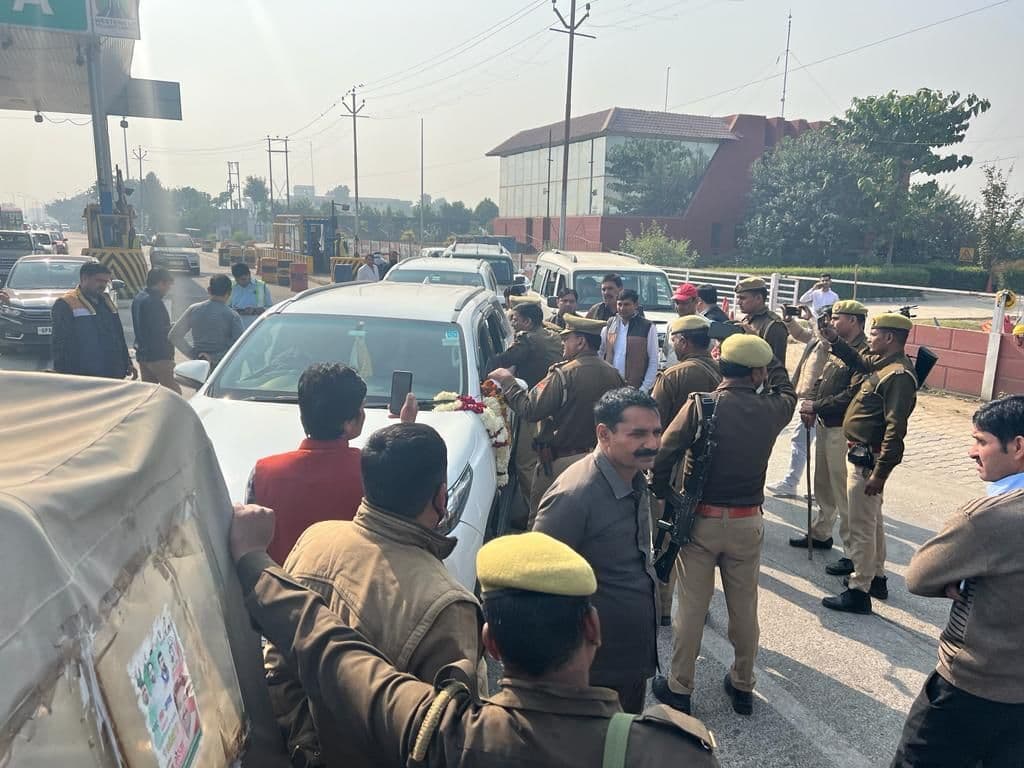 खतौली जाने से रोके गये नवनिर्वाचित विधायक मदन भैया, लॉ एंड ऑर्डर बिगड़ने का हवाला देकर पुलिस ने रोका