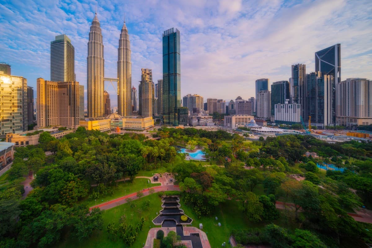 PHOTOS: मलेशिया में मनाए New Year का जश्न, श्रीलंका और थाईलैंड के बाद यहां भारतीयों को मिली Visa Free एंट्री