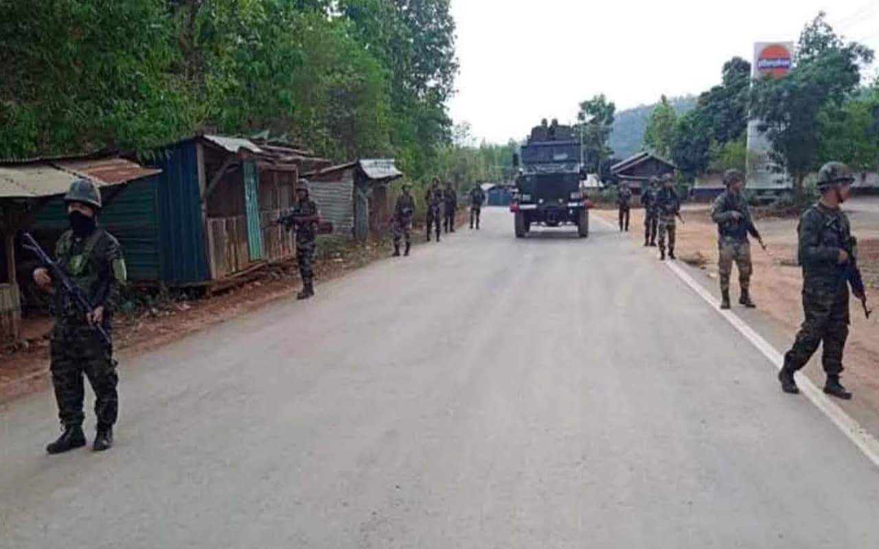 Manipur Violence : आधी रात को कुकी उग्रवादियों ने किया हमला, सीआरपीएफ के दो जवान शहीद