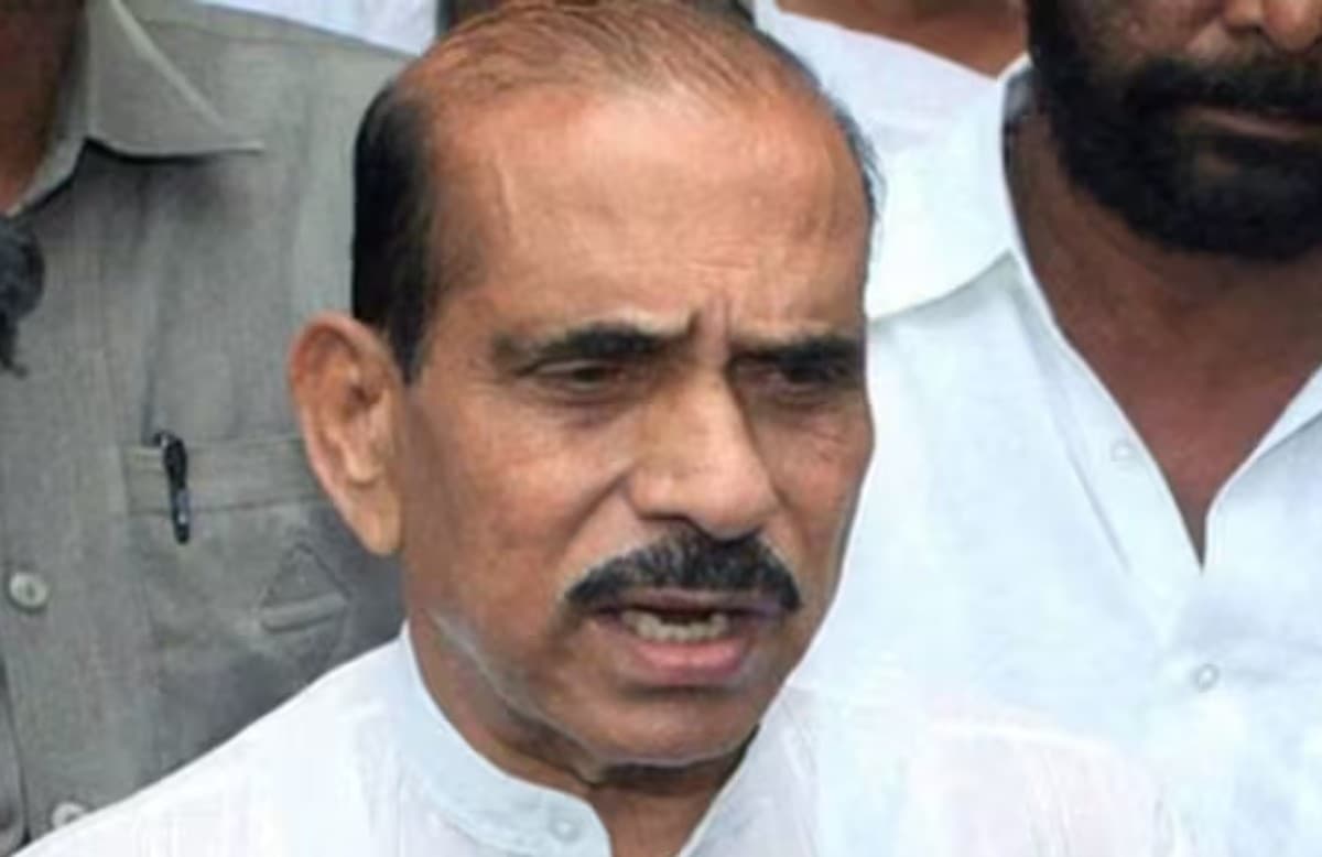 हार्ट अटैक से महाराष्ट्र के पूर्व सीएम का निधन, बोले पीएम मोदी- एक अनुभवी नेता थे मनोहर जोशी