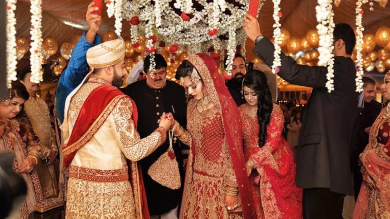 सीमित की जाए वैवाहिक समारोहों की भीड़