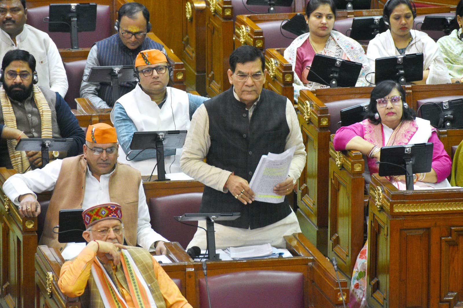 यूपी में लिफ्ट एंड एस्केलेटर बिल पास, कराना होगा रजिस्ट्रेशन, हादसे की देनी होगी तुरंत सूचना