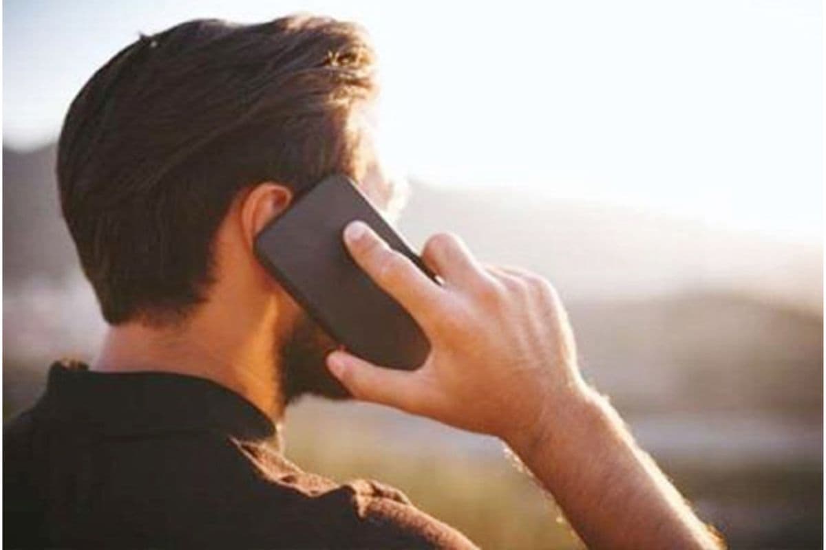 पश्चिम बंगाल : अचानक जेल में कैदी के पास रिंग होने लगा मोबाइल, काफी ढूंढने पर पकड़ा गया एक कैदी