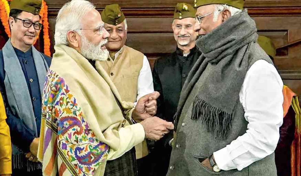 लोकसभा चुनाव 2024: इन 156 सीटों पर बीजेपी और कांग्रेस के बीच होगी सीधी टक्कर, समझें पूरा गणित