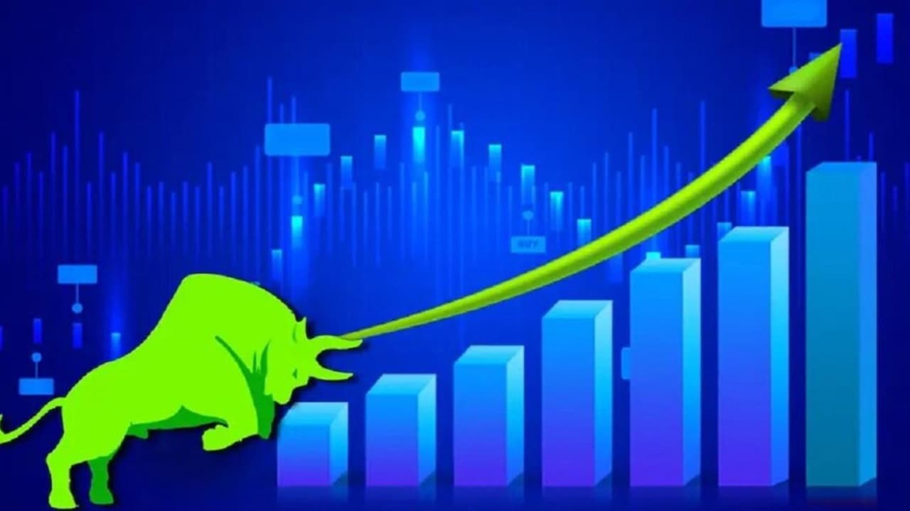 Multibagger Stocks: ₹15 वाला स्टॉक दस साल में पहुंच गया ₹3900 के पार, जानें तुफानी तेजी पर एक्सपर्ट की राय
