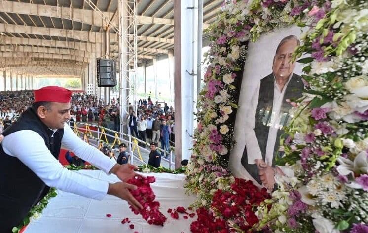 मुलायम सिंह यादव को 'पद्म विभूषण' के सियासी मायने, भाजपा के मास्टर स्ट्रोक का 2024 में अखिलेश कैसे देंगे जवाब