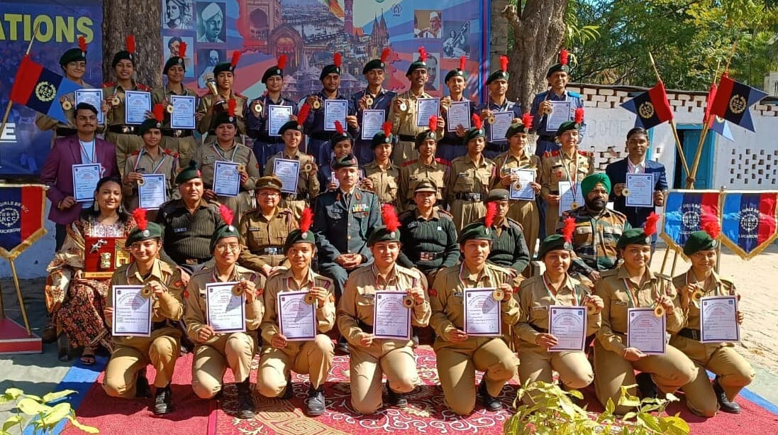 UP News: गणतंत्र दिवस परेड में शामिल एनसीसी कैडेट सम्मानित, कीर्ति-वैभवी को मिला डीजी एनसीसी का प्रशंसा पत्र