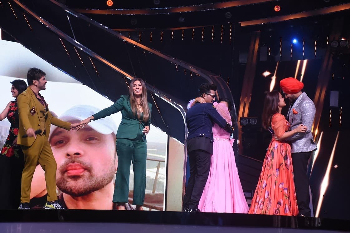 Indian Idol 12 : पति रोहनप्रीत के साथ डांस करते हुए नेहा कक्कड़ की आंखों में आए आंसू! ये है वजह