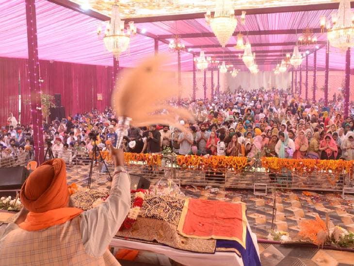 Kanpur : गुरुनानक देव के जन्मोत्सव पर मोतीझील में तीन लाख लोगों ने छका लंगर