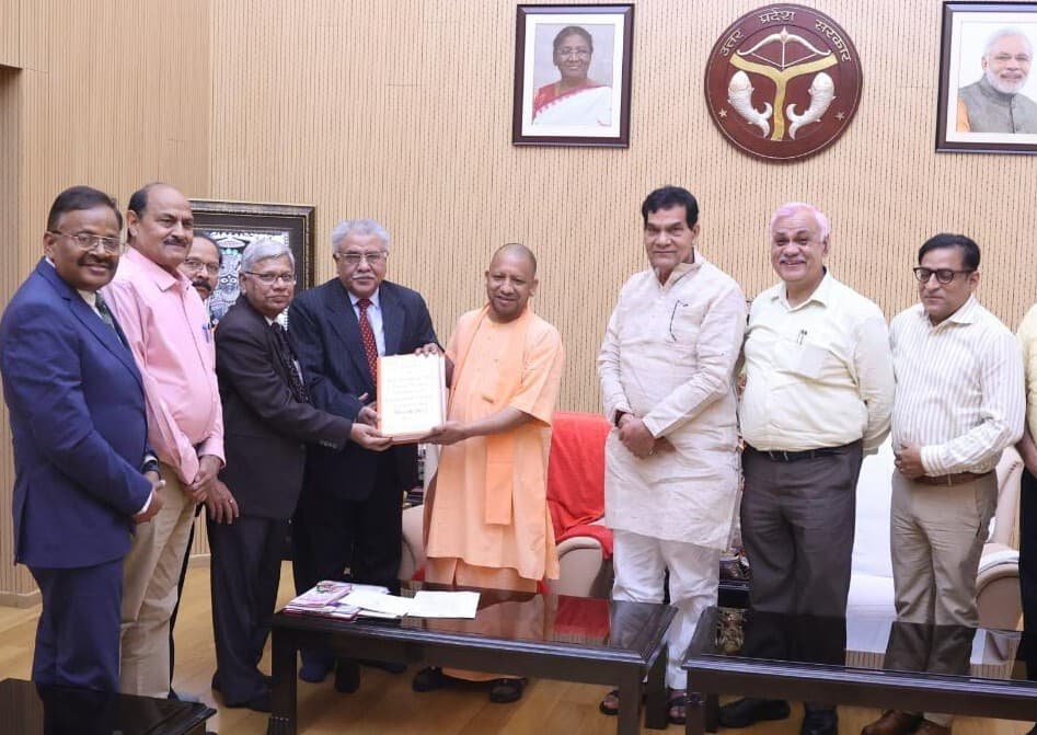 UP Nikay Chunav 2023: यूपी में जल्द होंगे निकाय चुनाव, आयोग ने सीएम योगी आदित्यनाथ को  रिपोर्ट सौंपी