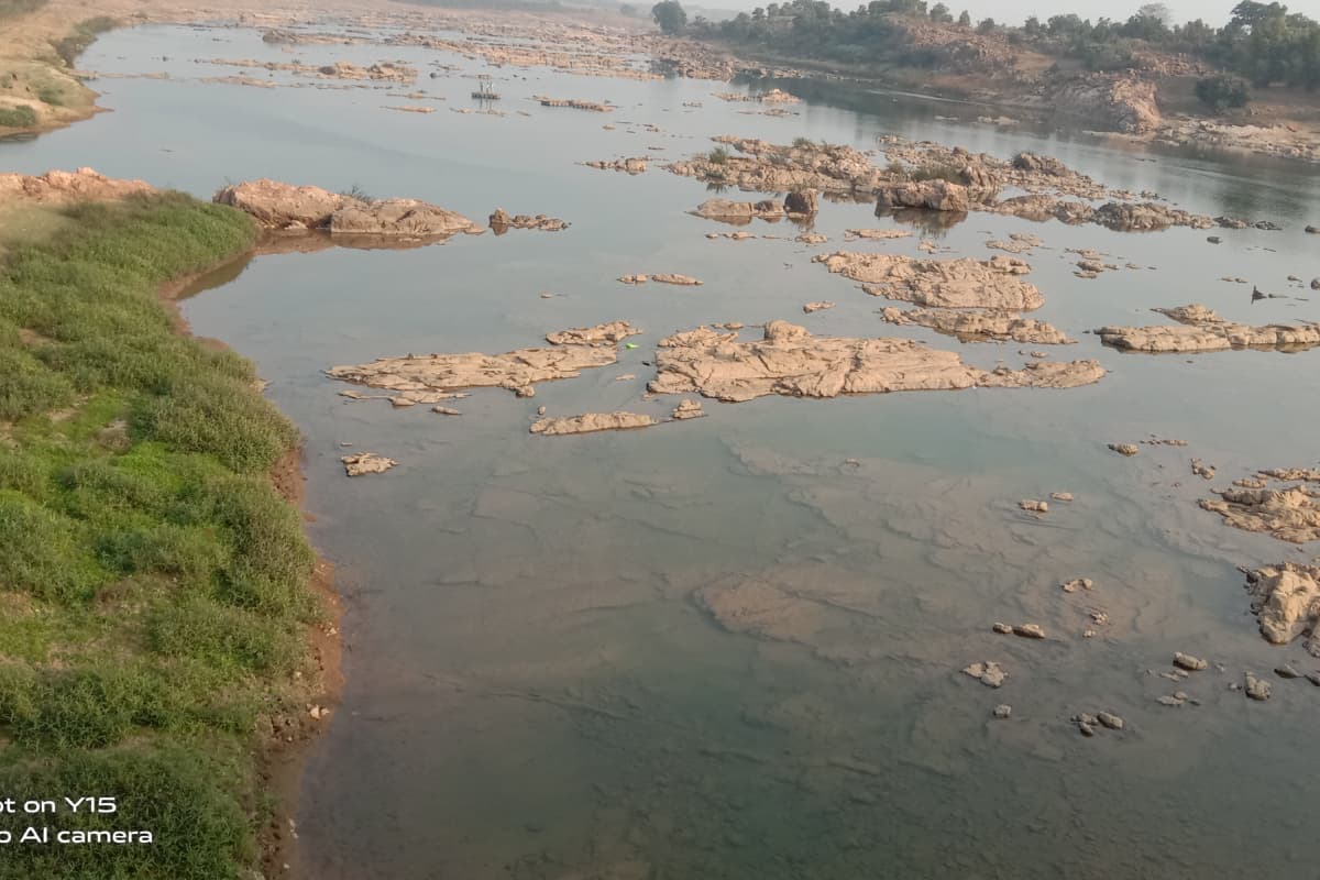 जामताड़ा : सैलानियों को हैप्पी न्यू ईयर के लिए लुभा रही है करमदहा