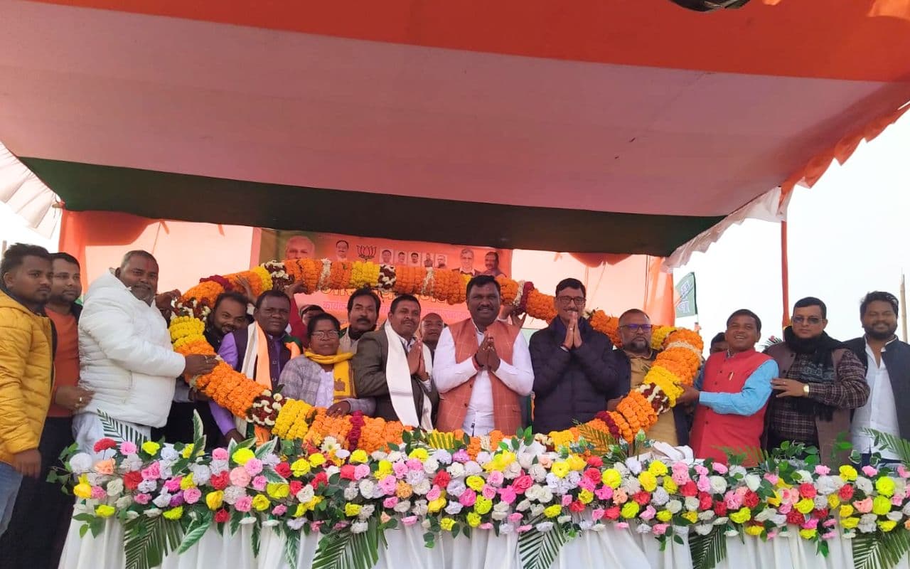 कांग्रेस ने आजादी के बाद गरीबी हटाने की बजाय गरीबों को हटाया, नामकुम में बोले अमर बाउरी