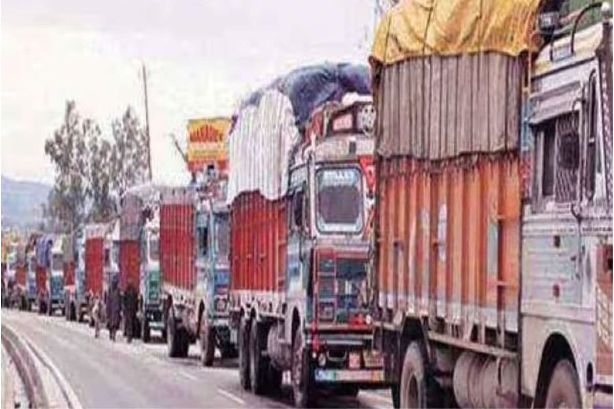 WB News : ओवरलोडिंग के खिलाफ चलाया जा रहा अभियान, कट रहा चालान