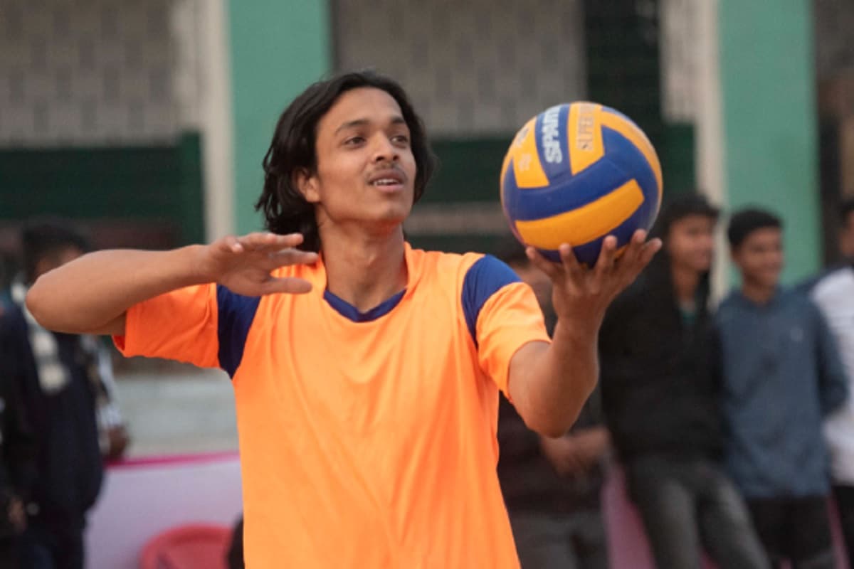 पलामू में हुआ राज्य स्तरीय वॉलीबॉल प्रतियोगिता का आगाज, देखें मैच की कुछ शानदार तस्वीरें