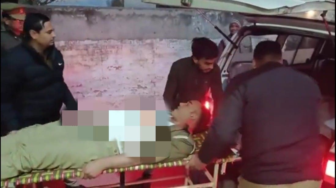 पीलीभीत में दबिश देने पहुंची पुलिस टीम पर फायरिंग, सिपाही के पेट में गोली लगी