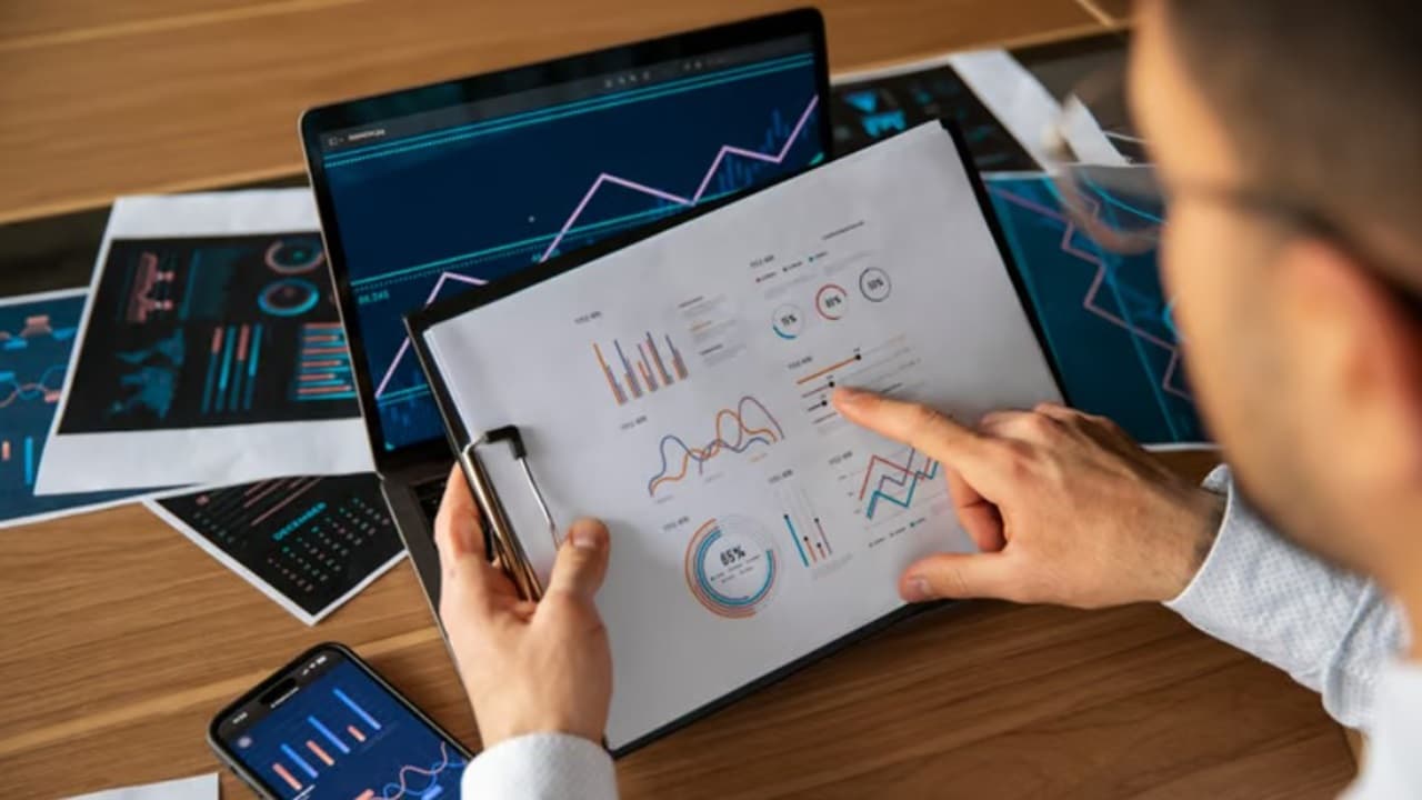 Penny Stock: 4 रुपये वाले स्टॉक ने दिया 506% रिटर्न, ब्रोकरेज ने कहा- रुपये डबल करने वाली मशीन