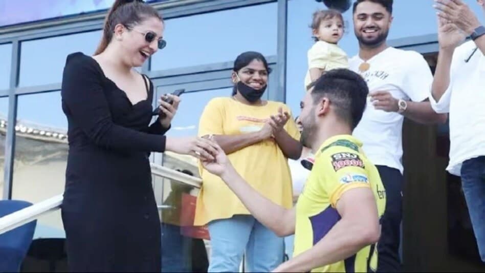 दीपक चाहर समेत इन खिलाड़ियों ने अपनी गर्लफ्रेंड को स्टेडियम में किया है प्रपोज