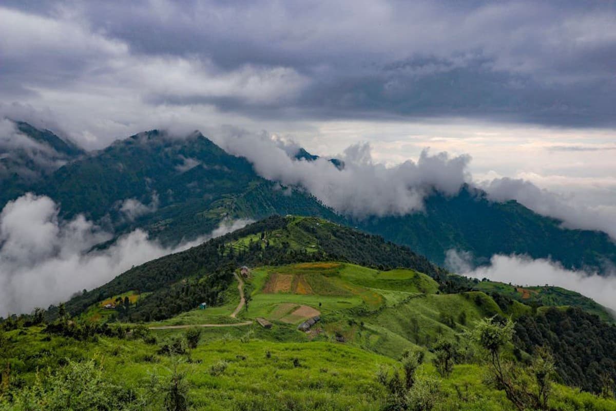 Lucknow Nearby Hill Station: नवाबों के शहर लखनऊ के आसपास हैं बेहद खूबसूरत टॉप 4 हिल स्टेशन, देखें यहां