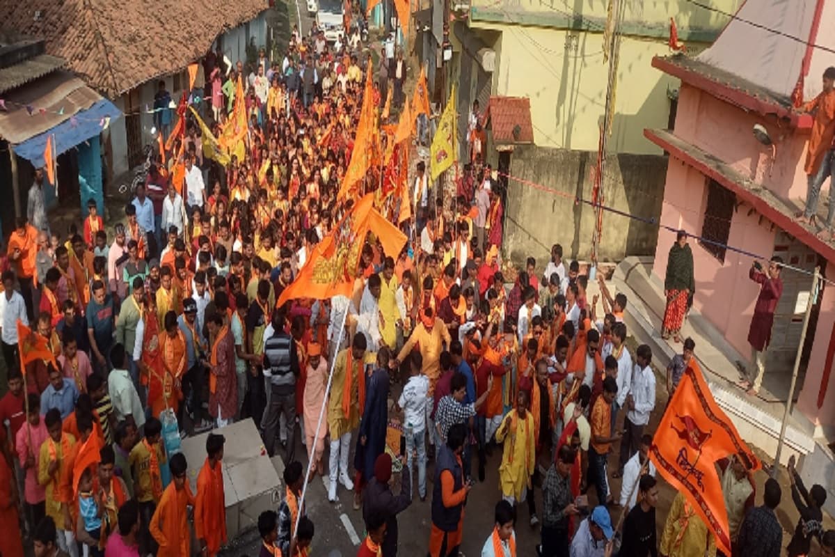 रामलला की प्राण प्रतिष्ठा के दौरान खरसावां में निकली भव्य शोभा यात्रा, भक्ति में डूबे रहे लोग