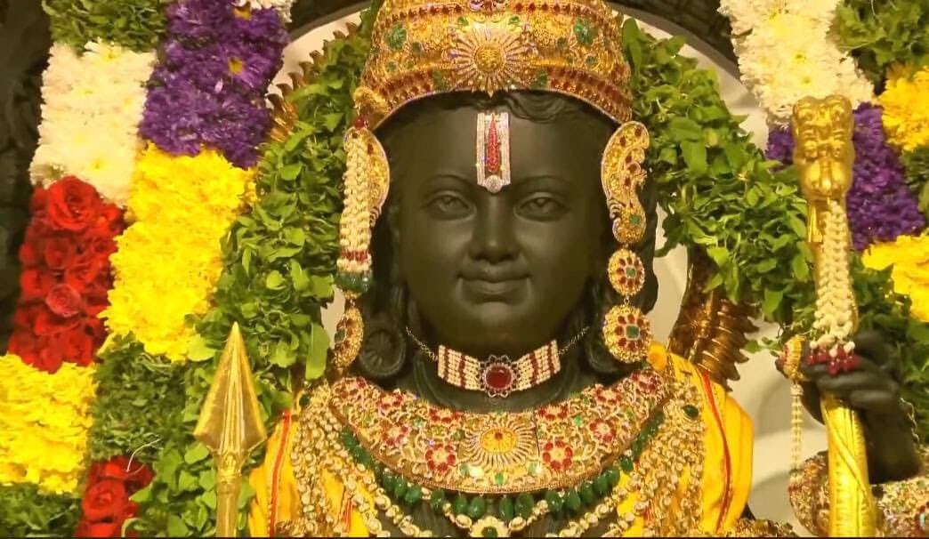 Ayodhya Ram Mandir : रामलला के अब तक 18 लाख श्रद्धालुओं ने किए दर्शन, संडे को इतने लोग पहुंचे आशीर्वाद लेने