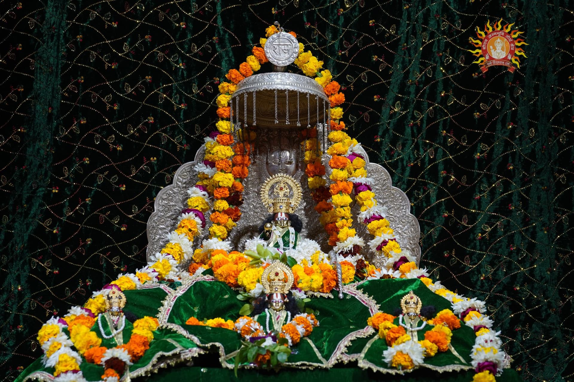 Ram Mandir: राम मंदिर में भक्तों को ट्रस्ट देगा प्रसाद, प्रतिदिन तीन बार आरती, जानें पूरा शेड्यूल