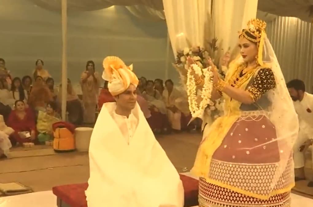 विवाह बंधन में बंधे अभिनेता रणदीप हुड्डा और लिन लैशराम, मैतेई रस्मों से हुई शादी, देखें तस्वीरें