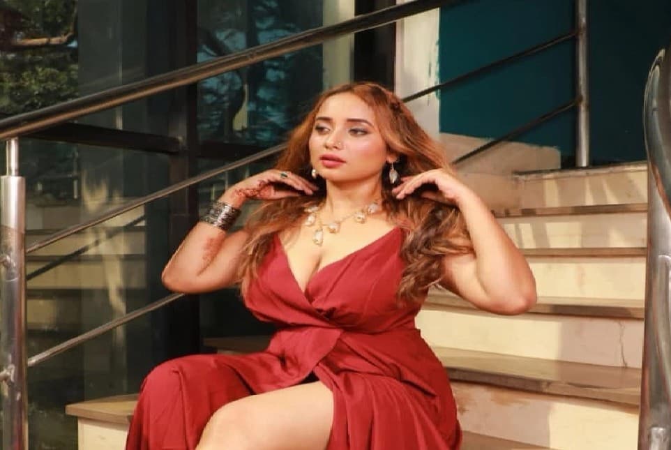 Bhojpuri Hit Song: रानी चटर्जी का यह अंदाज देखकर धड़कने लगेगा आपका 'करेजवा', नहीं सुना यह गाना तो फटाफट सुने
