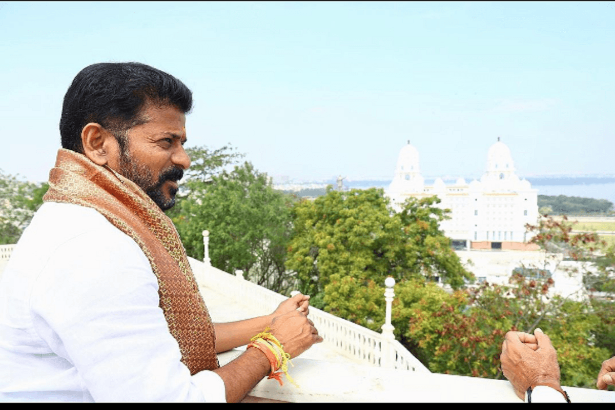 कौन हैं रेवंत रेड्डी जिनके नाम पर कांग्रेस हाईकमान ने तेलंगाना सीएम के रूप लगाई मुहर!