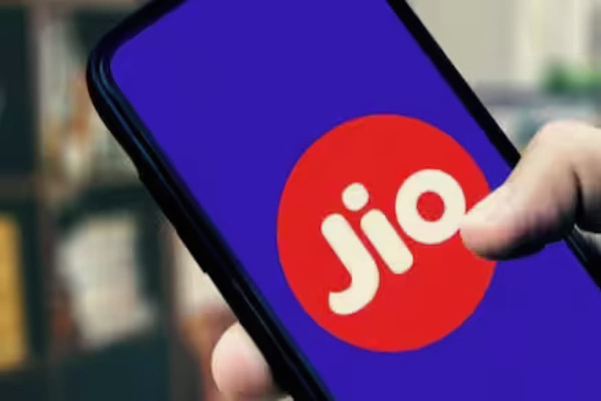 200 से कम में आते हैं JIO के ये दो सस्ते प्लान्स, मिलेगा रोजाना डेटा और अनलिमिटेड कॉल्स FREE