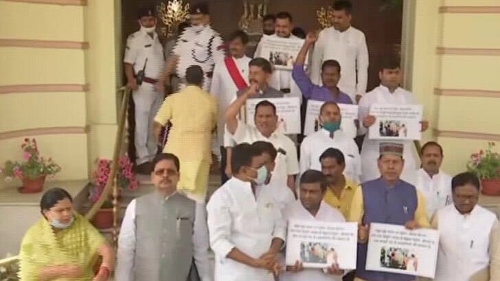 Bihar News: LPG और पेट्रोल-डीजल बढ़ती कीमतों को लेकर विपक्ष ने किया हंगामा, सरकार के खिलाफ की नारेबाजी