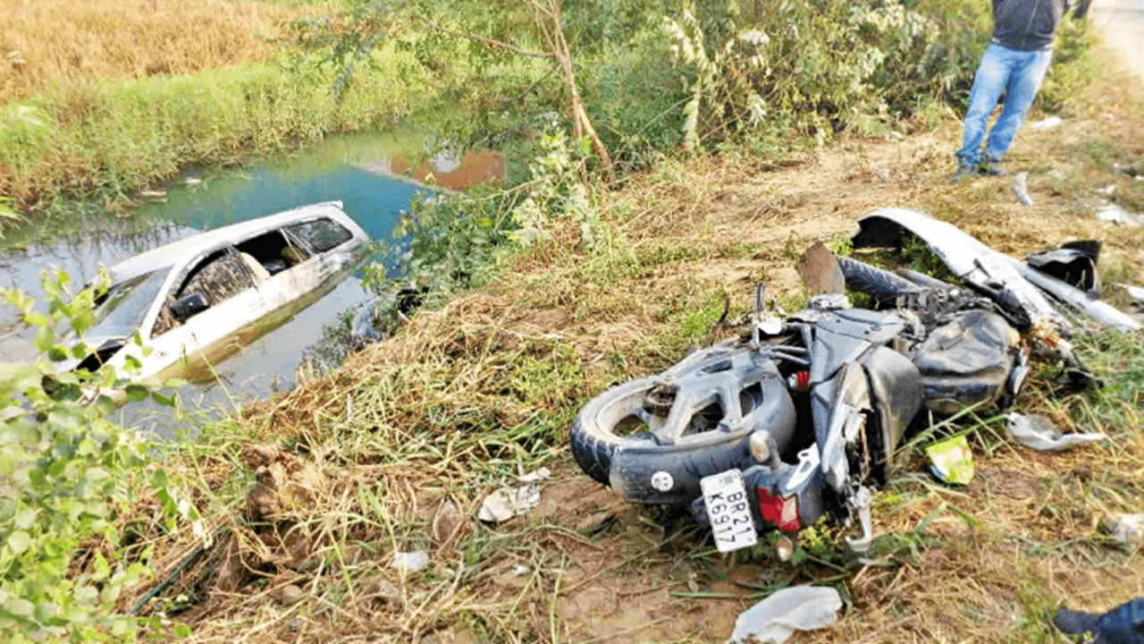 पटना में शादी से लौट रहे तीन बाइक सवार दोस्तों को कार ने रौंदा, दो की हुई मौत, एक जख्मी