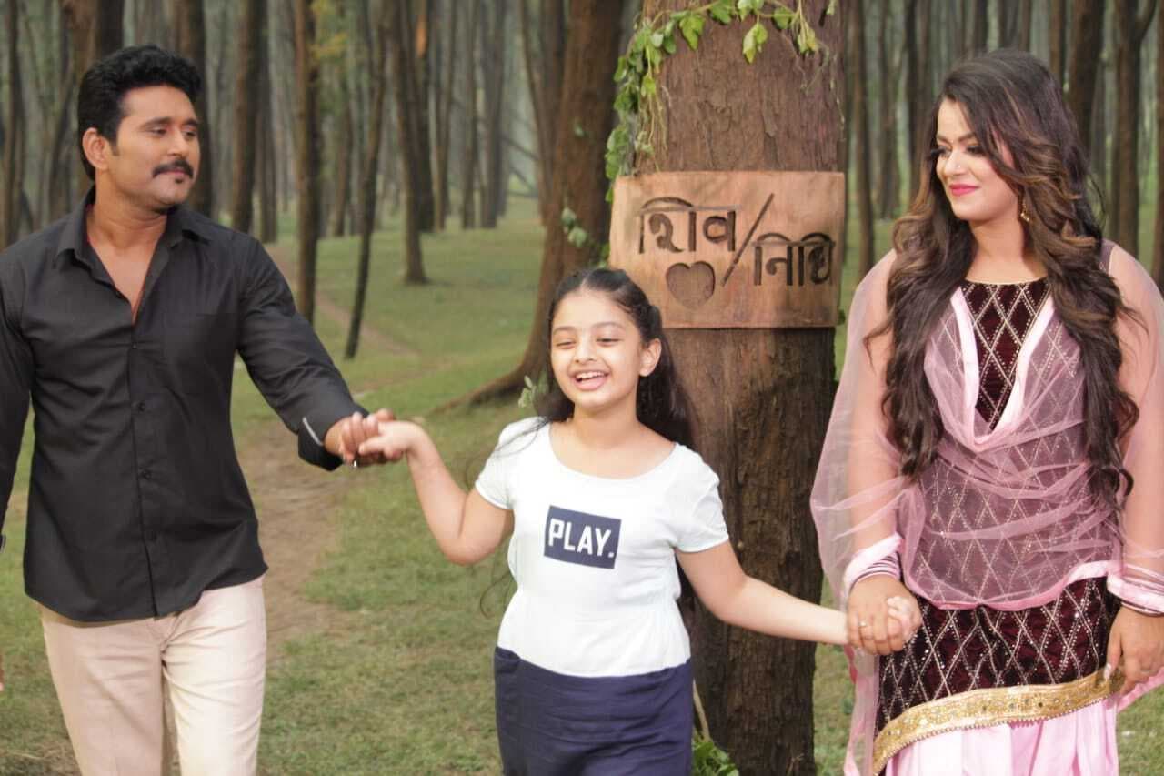 भोजपुरी सिनेमा  'BETI NO-1' का ट्रेलर रिलीज, दर्शकों को रुला रही मजबूर पिता और बेटी की कहानी, तेजी से हो रहा वायरल