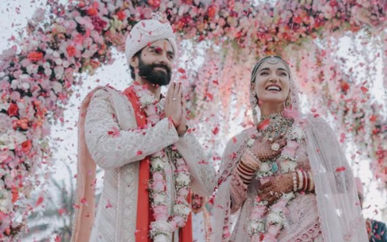 Mukti-Kunal Wedding: रश्मिका मंदाना के ऑन-स्क्रीन मंगेतर ने मुक्ति मोहन संग रचाई शादी, फोटोज से नहीं हटेगी नजर