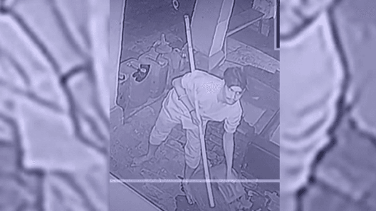 बिहार: दरभंगा में बदमाश ने थाने को जलाने का किया प्रयास, CCTV फुटेज में कैद हुई करतूत, अपराधी गिरफ्तार