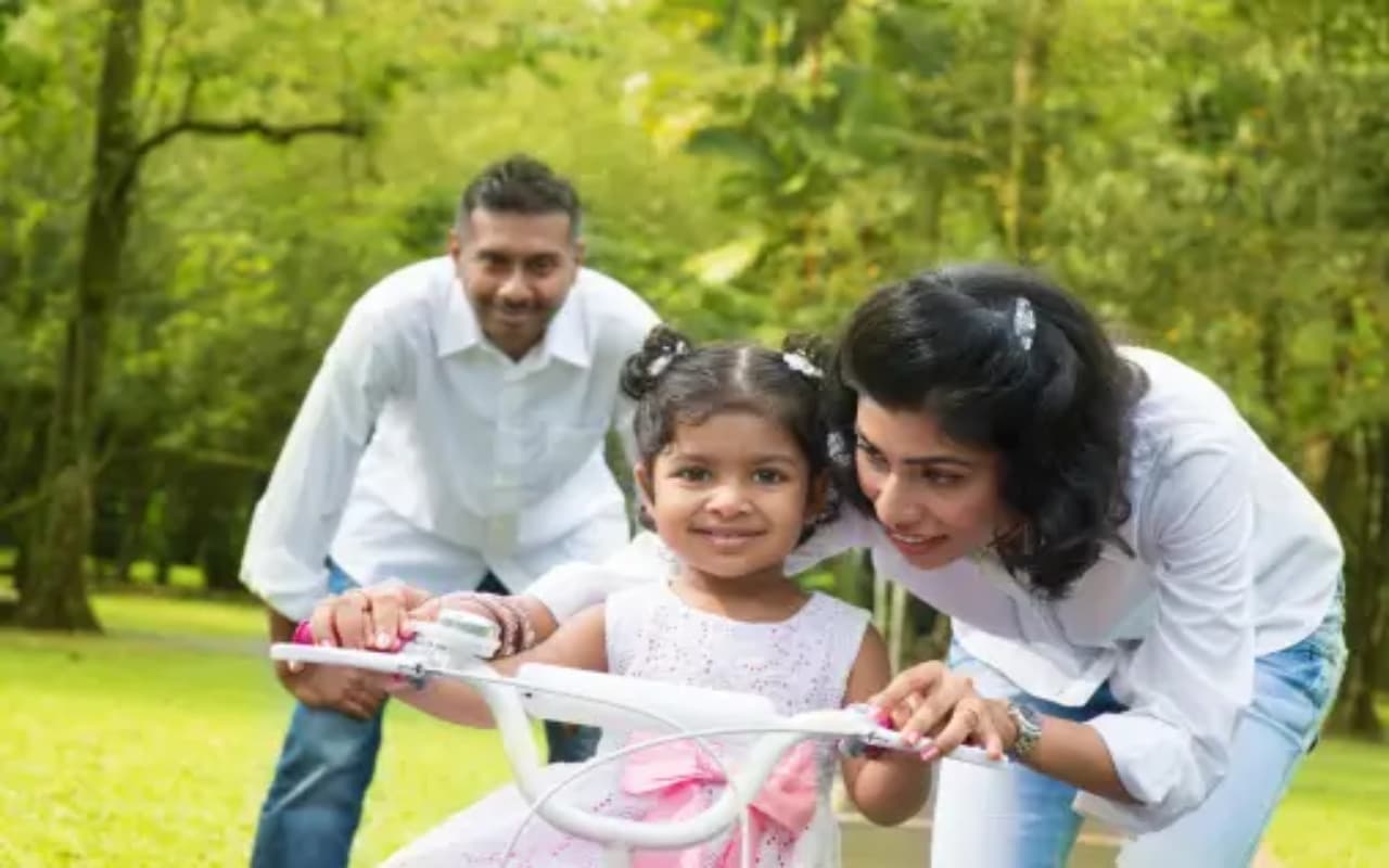Parenting Tips :  बच्चों की परवरिश में भूल कर भी ना करें ये गलतियां, नखरों को करें नज़रअंदाज