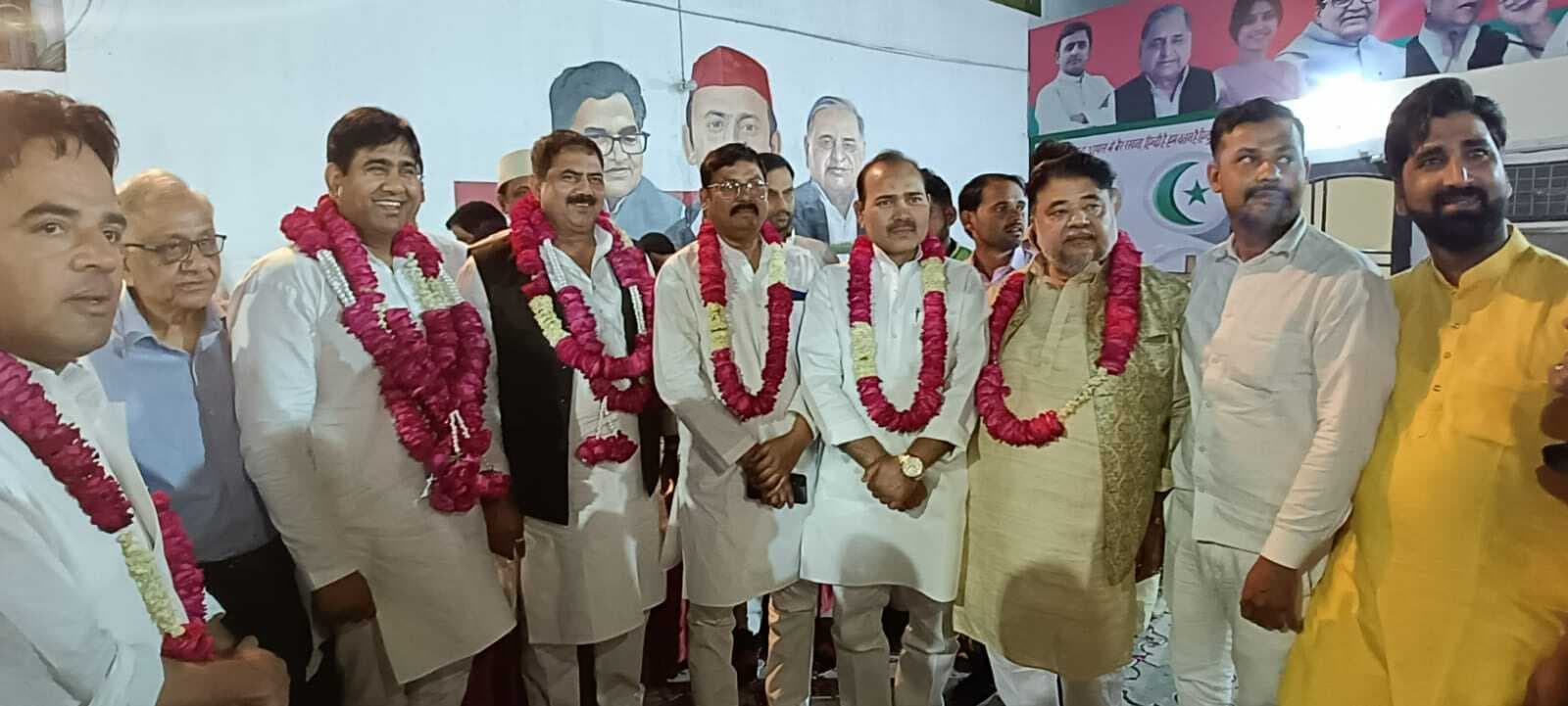 बरेली में सपा विधायक के बिगड़े बोल, कहा- उनके मुंह से आवाज निकली तो हमारी बंदूक से गोली निकलेगी