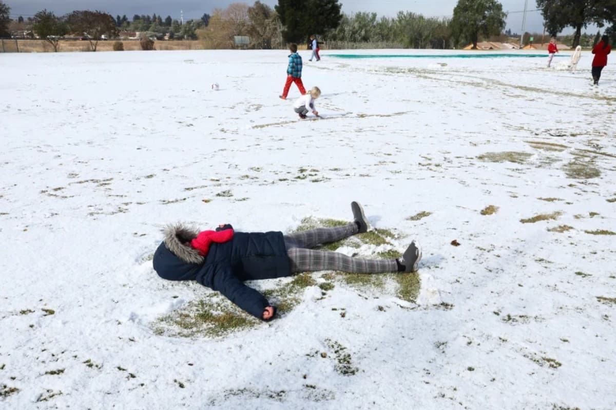Snowfall Places: स्नोफॉल का लेना है मजा तो दिसंबर में घूमने के लिए बेस्ट हैं देश की ये जगहें, यहां देखें Pics