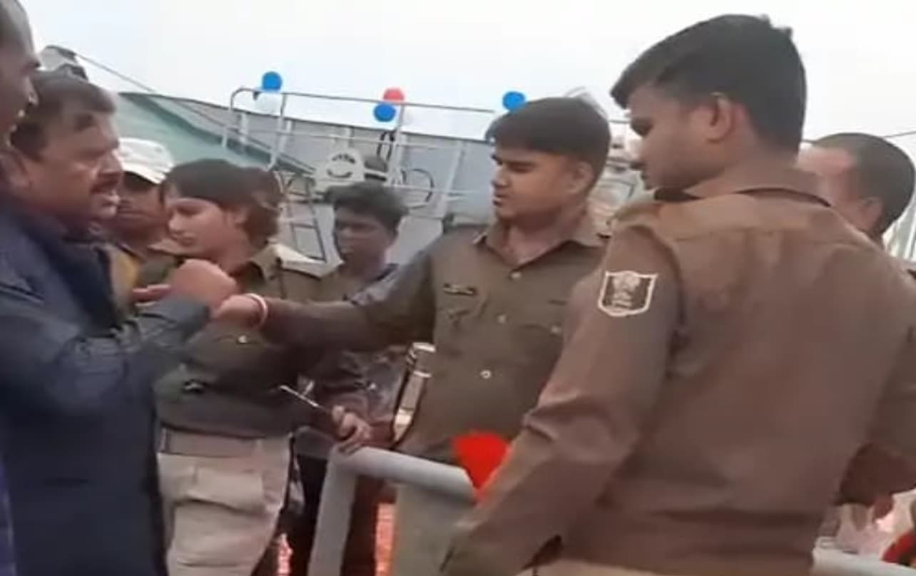 'हम सरकार के नौकर हैं...पर्सनल काम नहीं करेंगे', पटना में मजिस्ट्रेट ने मांगा पानी तो भड़क गईं महिला कांस्टेबल