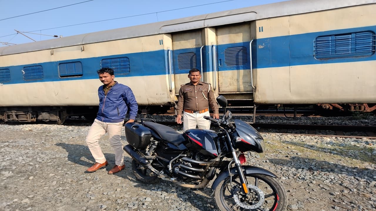 बिहार: पत्नी ने पति की मौत के बाद खोली प्रेम प्रसंग की पोल, रेलवे ट्रैक पर कुंवारी प्रेमिका की भी मिली लाश